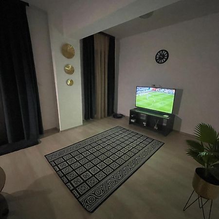 Urban Nest- Apartament Cu 2 Camere, Aproape De Iulius Mall ヤシ エクステリア 写真