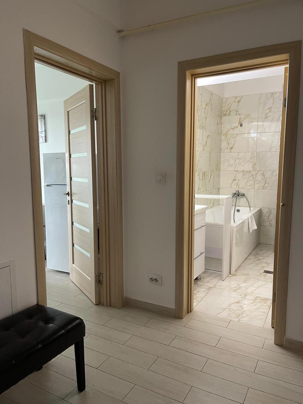 Urban Nest- Apartament Cu 2 Camere, Aproape De Iulius Mall ヤシ エクステリア 写真